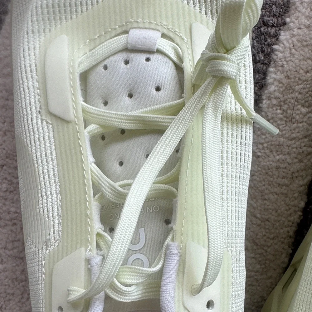 On Running Cloudmonster Women's Light Yellow Mesh Sneakers size 9.5